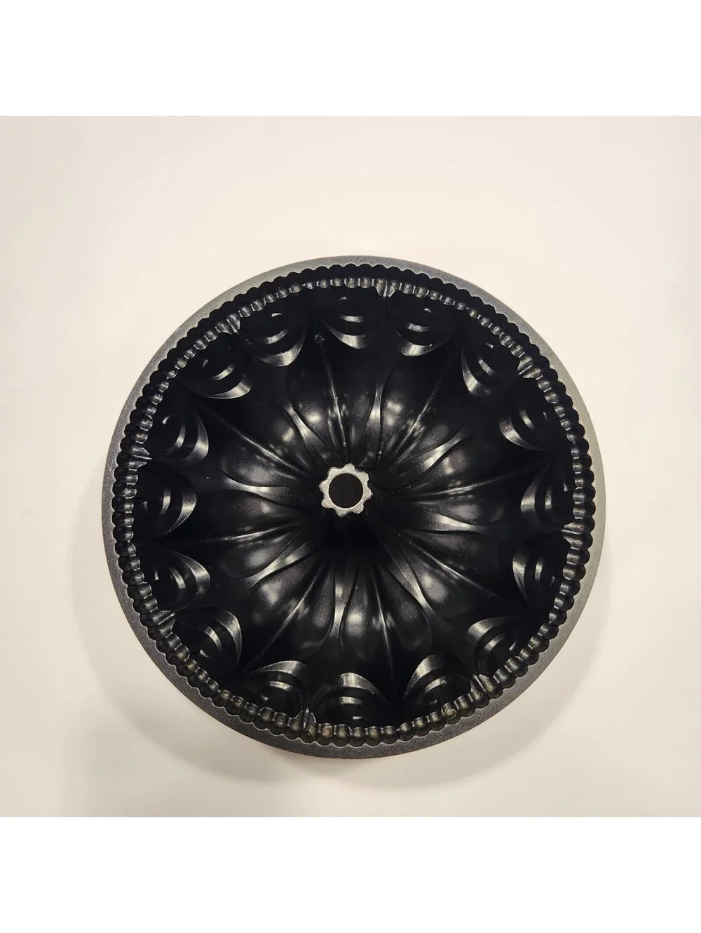 Nordic Ware Fleur de Lis 10-cup Bundt Pan